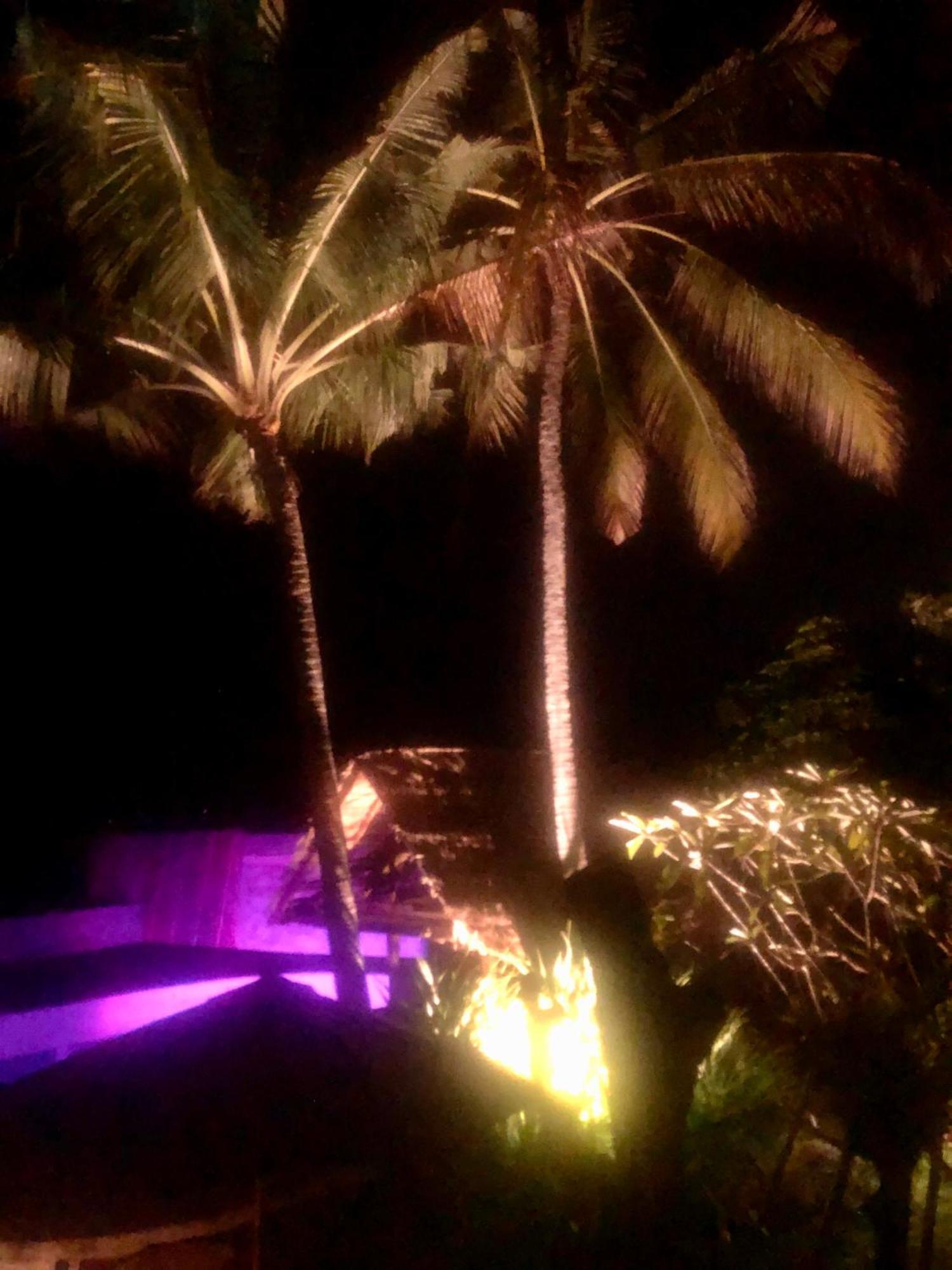 Secret Moon Beach House Jasri Bagian luar foto