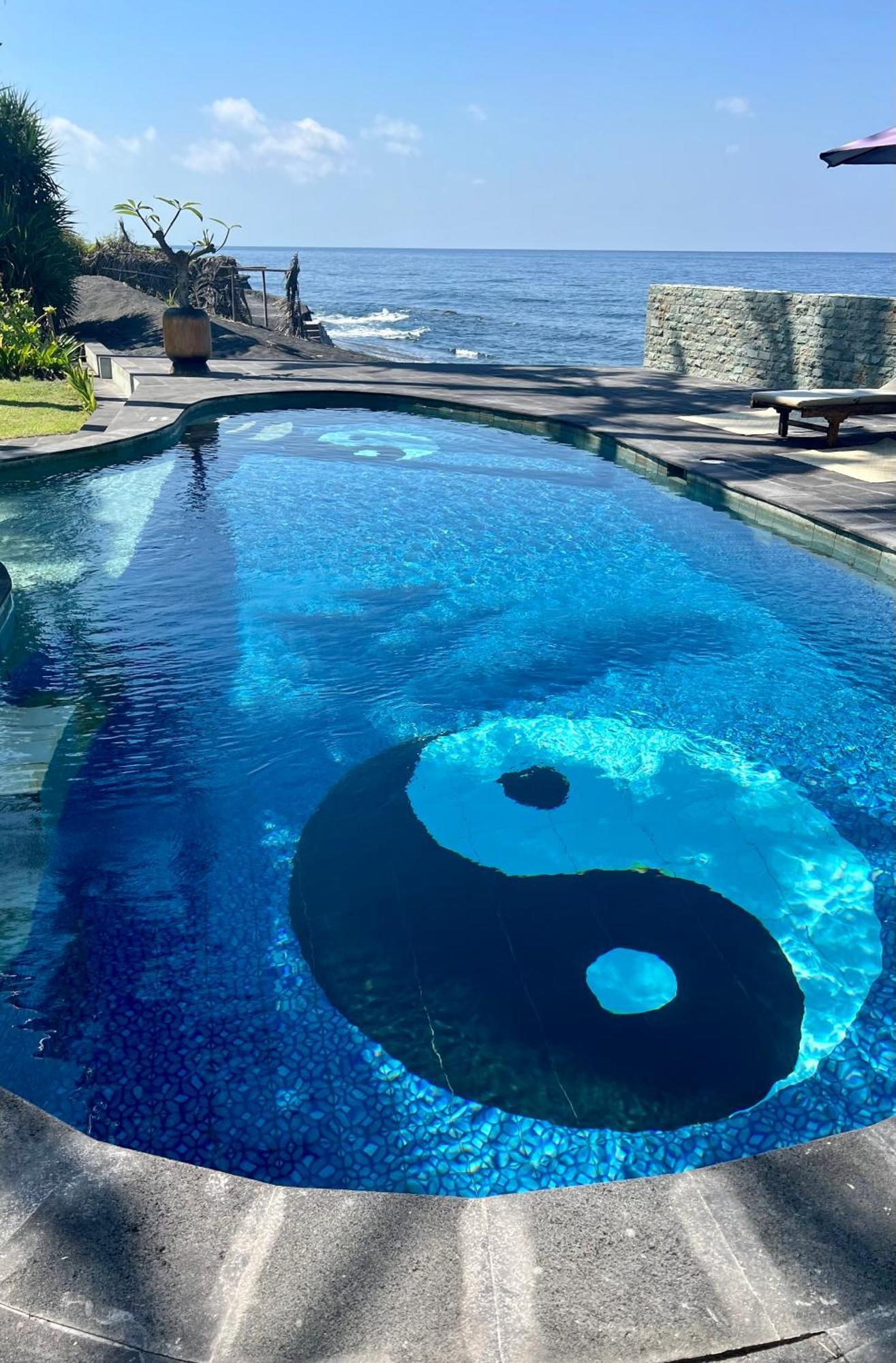 Secret Moon Beach House Jasri Bagian luar foto
